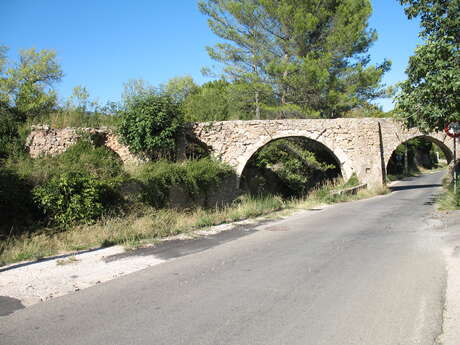 Aqueduct of the 5 bridges