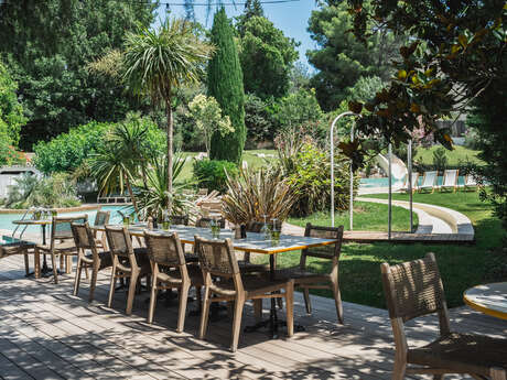 setclub - Restaurants La piscine. / Le patio.