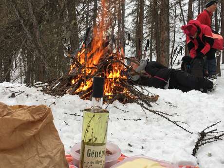 Balade en raquettes : Soirée flambeaux, apéro autour du feu aux couleurs du crépuscule