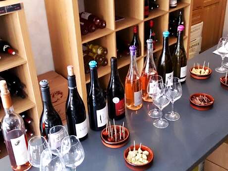 Tastings at the Arbre à Vins wine cellar on request (French and English)