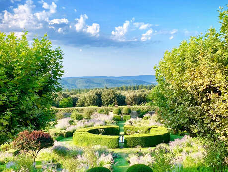 Visite par les propriétaires du Pavillon de Galon à Cucuron