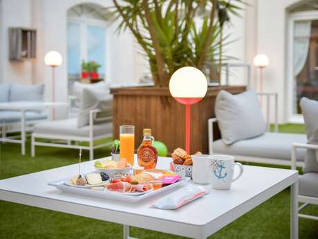 Petit déjeuner à l'Hôtel la Jetée