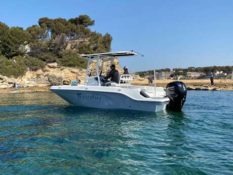 Louer un bateau à moteur avec permis