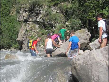 Randonnée aquatique accompagnée dans le Bès