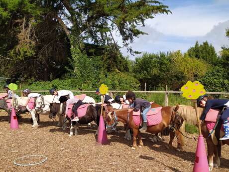 Pony courses for 5 to 10 year olds run by the Les Petites Folies pony club