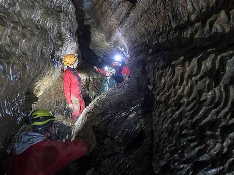 Spéléologie avec le Bureau des Guides des Pyrénées Ariégeoises