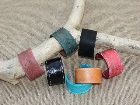 Atelier cuir de carpe avec Amarande G. Atelier cuir de carpe avec Amarande G.