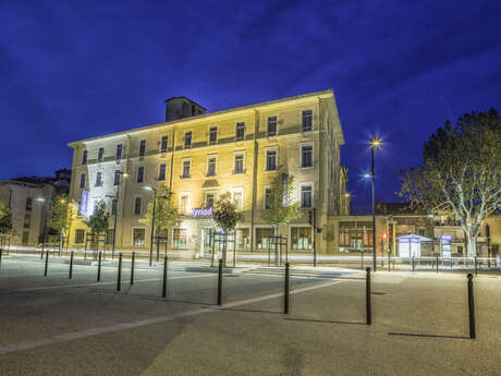 Kyriad Orange Centre