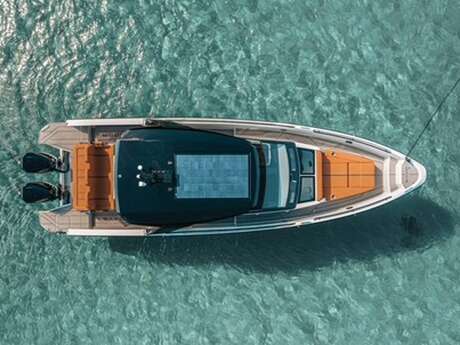 Leo Boat