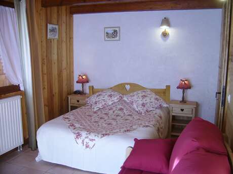 Chambre d'Hôtes "Les Églantines", pour 2 - Maison des Contes de Fées