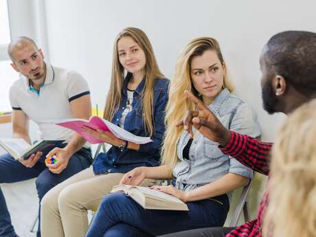 Lecture à voix haute par les élèves du lycée Lalande