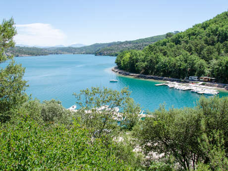 Lac d'Esparron - Saint-Julien Plage Lac d'Esparron - Saint-Julien Plage