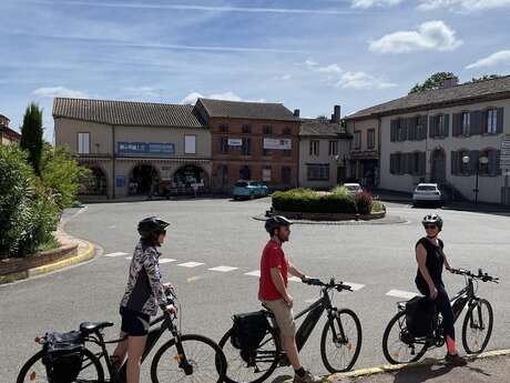 Lafrançaise à vélo, découverte d'une bastide