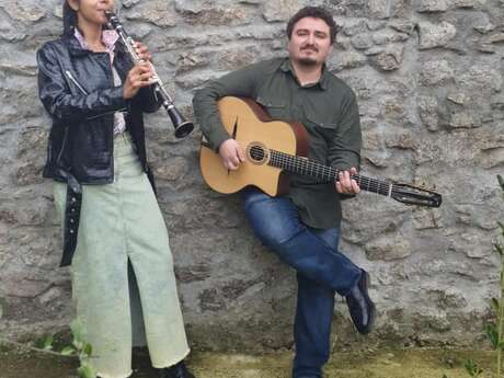 Musiques du monde avec Elle Show et Adrien Giovianinetti