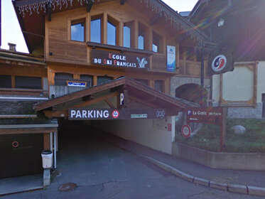 Parking Centre Village