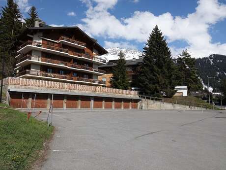 Rue du Centre Sportif Parking