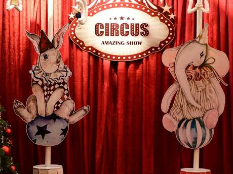 Exposition ‘‘Pompidou Circus'' - Camion musée MuMo