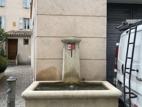Fontaine de la rue Chacundier