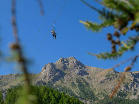 Giant zip line Sauze Super Line