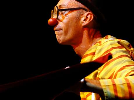 Spectacle Clown