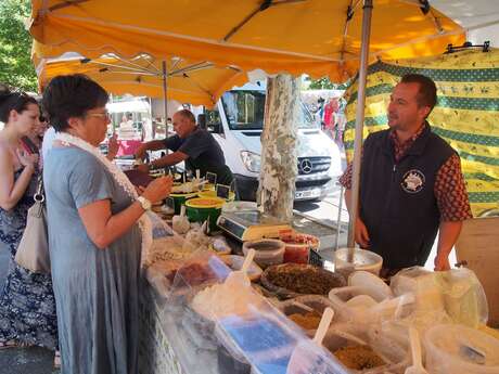 Twice-weekly Provencal market in Fontvieille