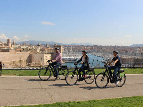 Visite des calanques à vélo électrique et Guide Virtuel