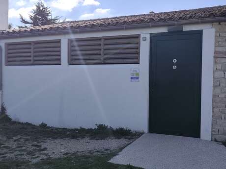 Toilettes publiques - Parc de Montamer