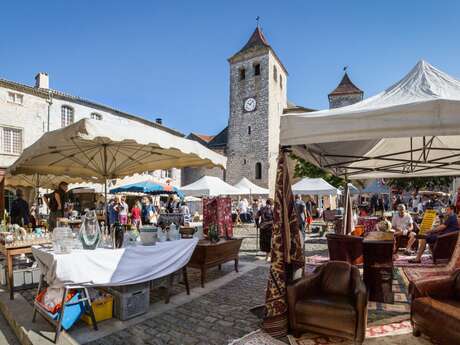 Brocante à Lauzerte