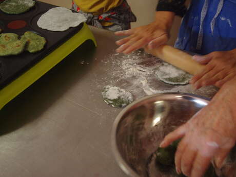 L'été à Salagon : Atelier cuisine Farine de feuilles