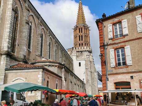 Grand marché hebdomadaire