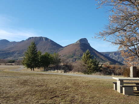 Aire de pique nique du plateau de Lagrand