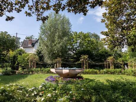 Séance de yoga au musée d'art et de culture soufis MTO