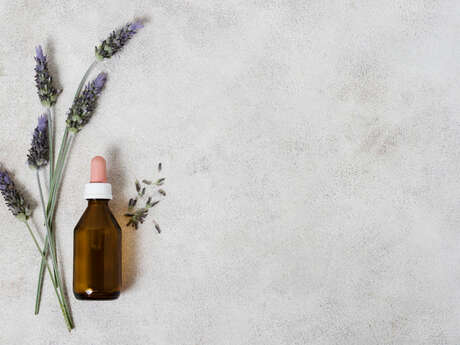 Démonstration autour des huiles essentielles