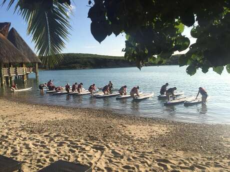 Cours d'initiation de stand up paddle - Nouméa Sup School