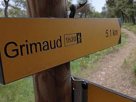 Sentier de la Garde-Freinet à Grimaud par les Vernades