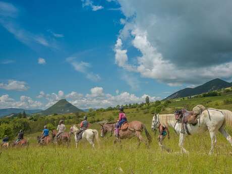 Entre villages et saveurs du terroir à cheval
