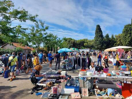 Flohmarkt in La Couronne