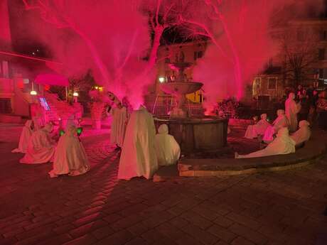 Le défilé des Pénitents Blancs