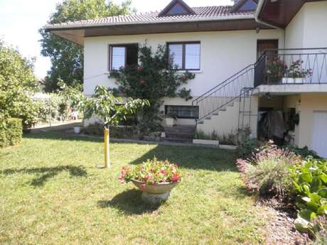 Appartement dans villa avec terrasse - M.Colombo