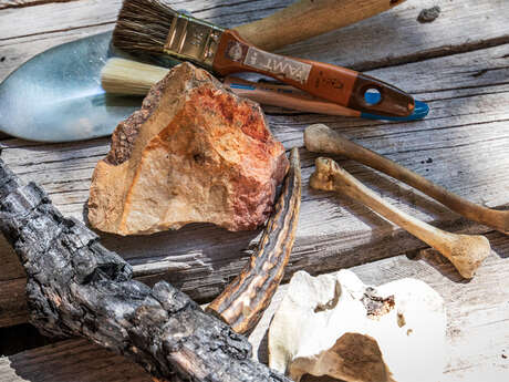 Visite enfant à  l'Abri sous roche