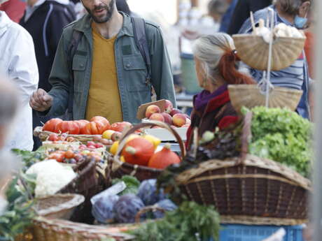 Marché hebdomadaire de Thiers