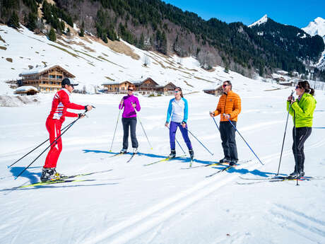 Cross-country skiing: adult group lessons Cross-country skiing: adult group lessons