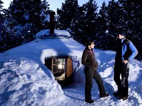 Igloo-building workshop with Angaka