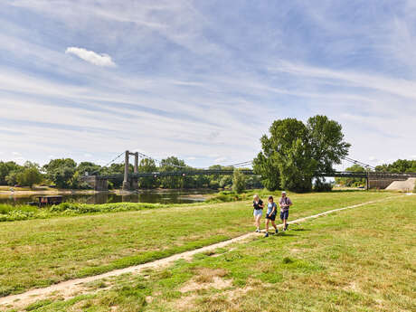 To the confluence of the Loire and the Maine