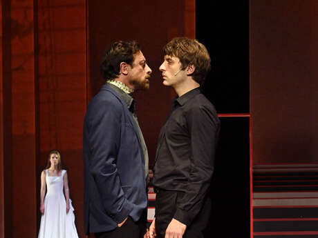 Théâtre : Le rouge et le Noir / Théâtre Maurice Novarina