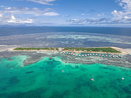 Catamaran trip to Îlot Maître - Nouméa Islands Tours