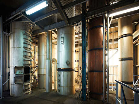 Distillerie de Savanna et Sucrerie de Bois Rouge Distillerie de Savanna et Sucrerie de Bois Rouge