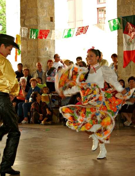 Dans le cadre du festival mexicain : initiation danses