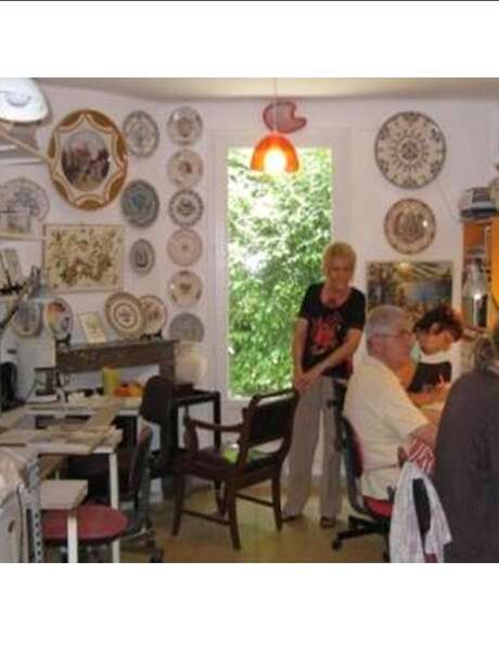 Les Ateliers des Vacances de Printemps : Décor sur Faïence Les Ateliers des Vacances de Printemps : Décor sur Faïence