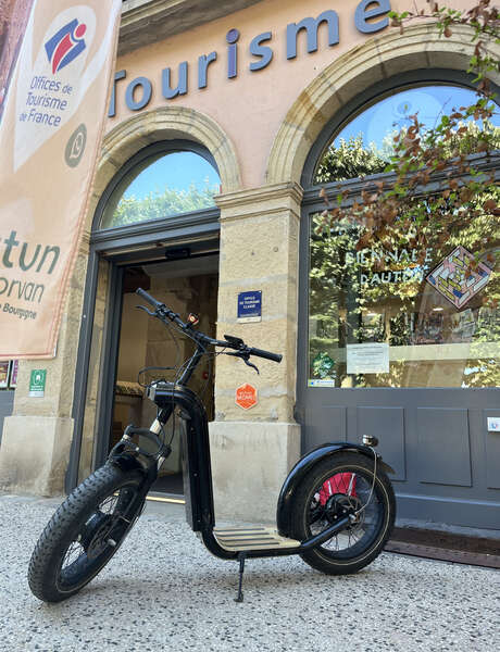 Balade découverte insolite d'Autun en Trottinette tout terrain électrique